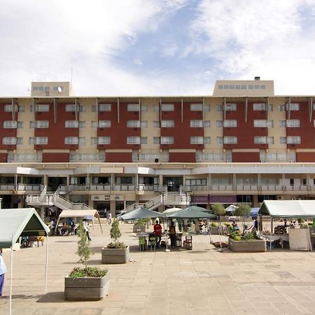 Cresta President Hotel Gaborone Bagian luar foto