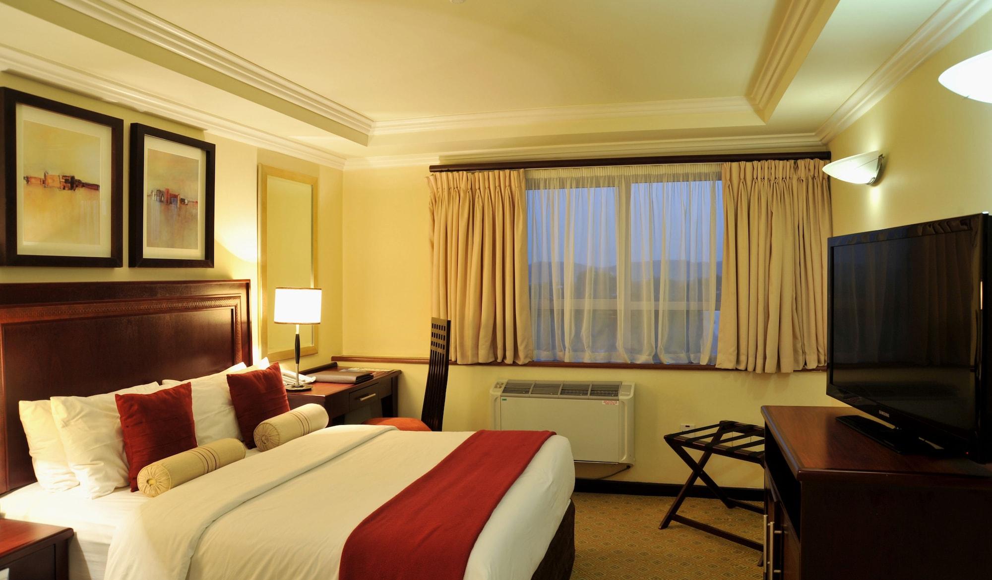 Cresta President Hotel Gaborone Bagian luar foto