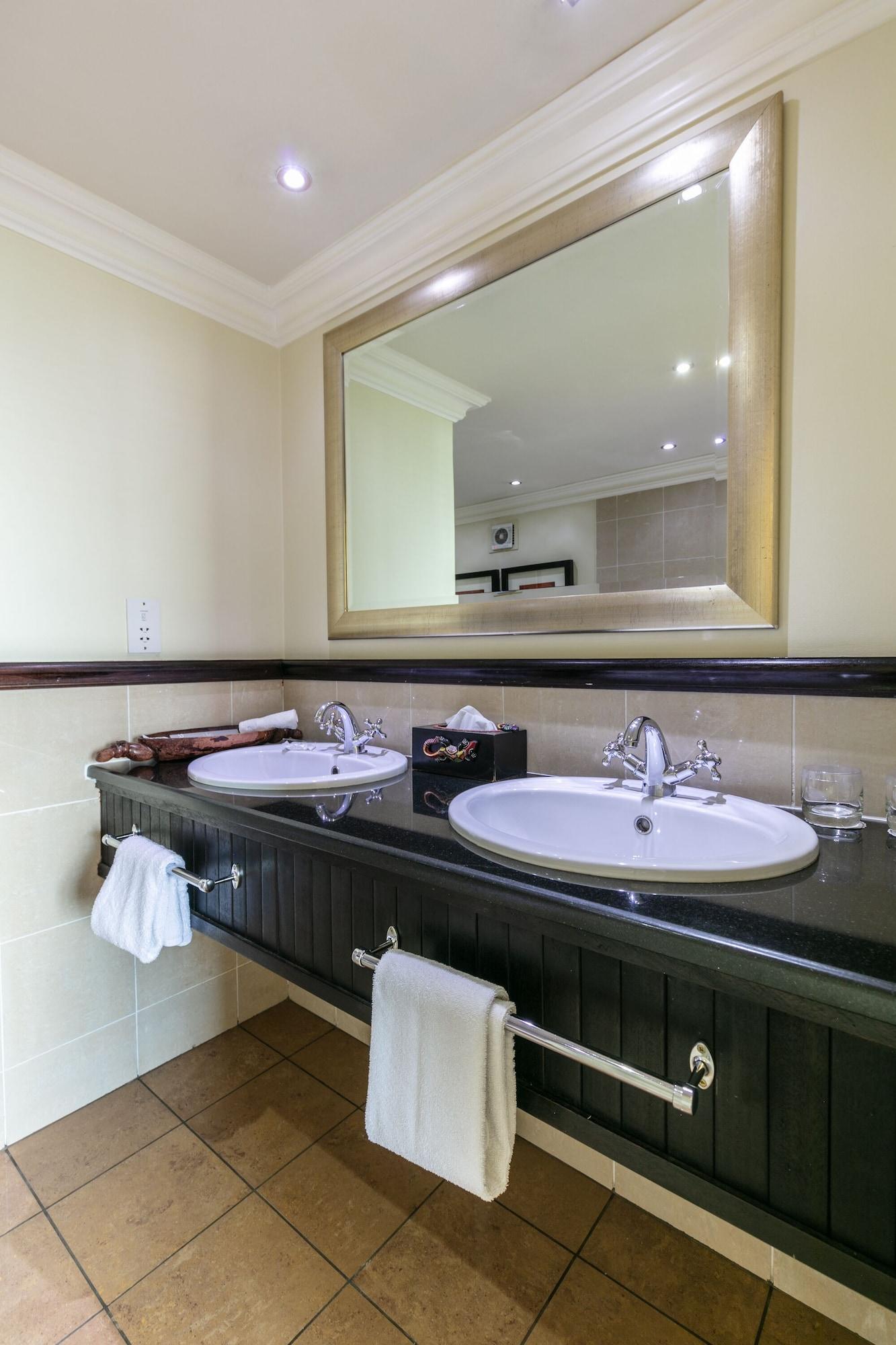 Cresta President Hotel Gaborone Bagian luar foto