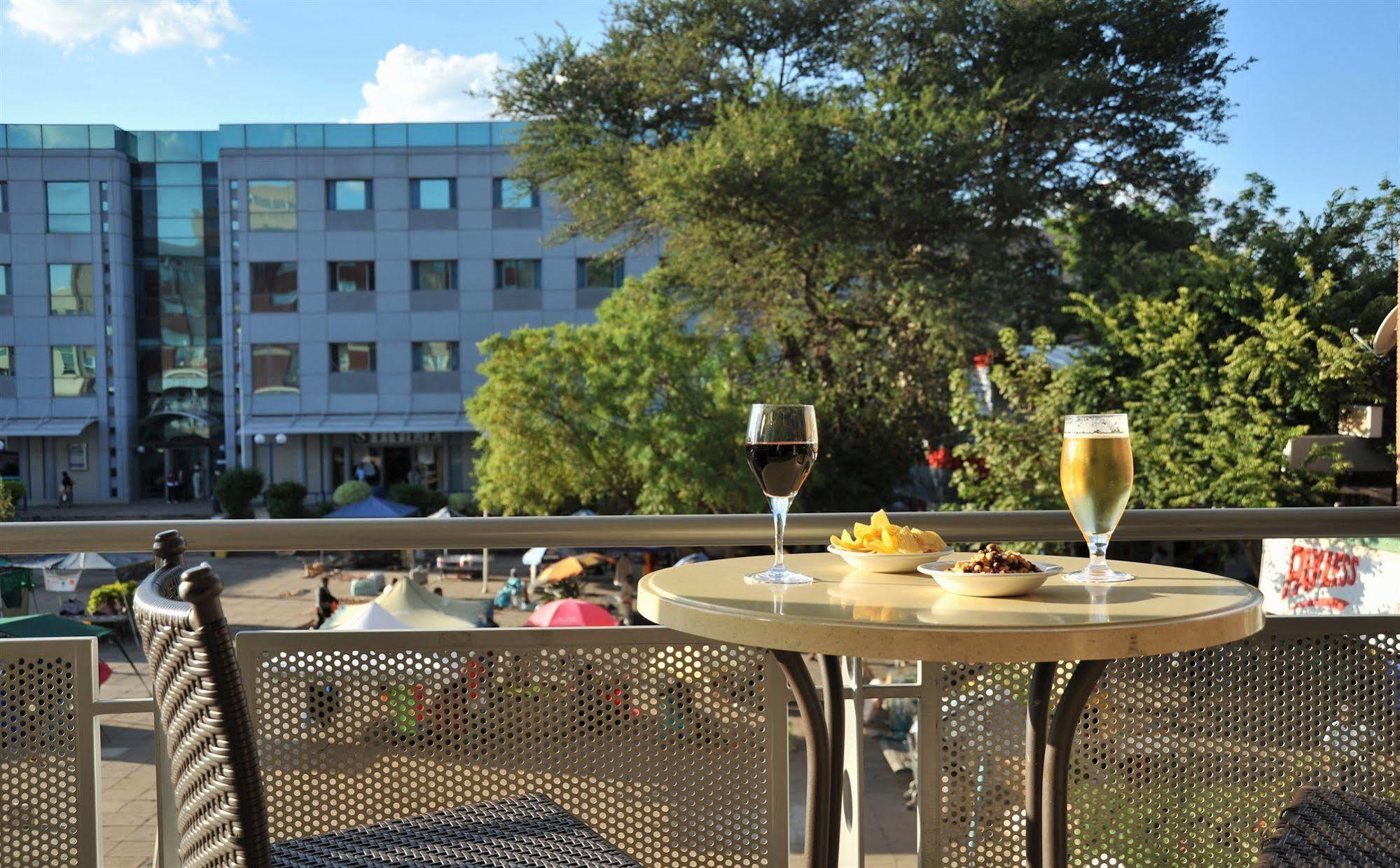 Cresta President Hotel Gaborone Bagian luar foto