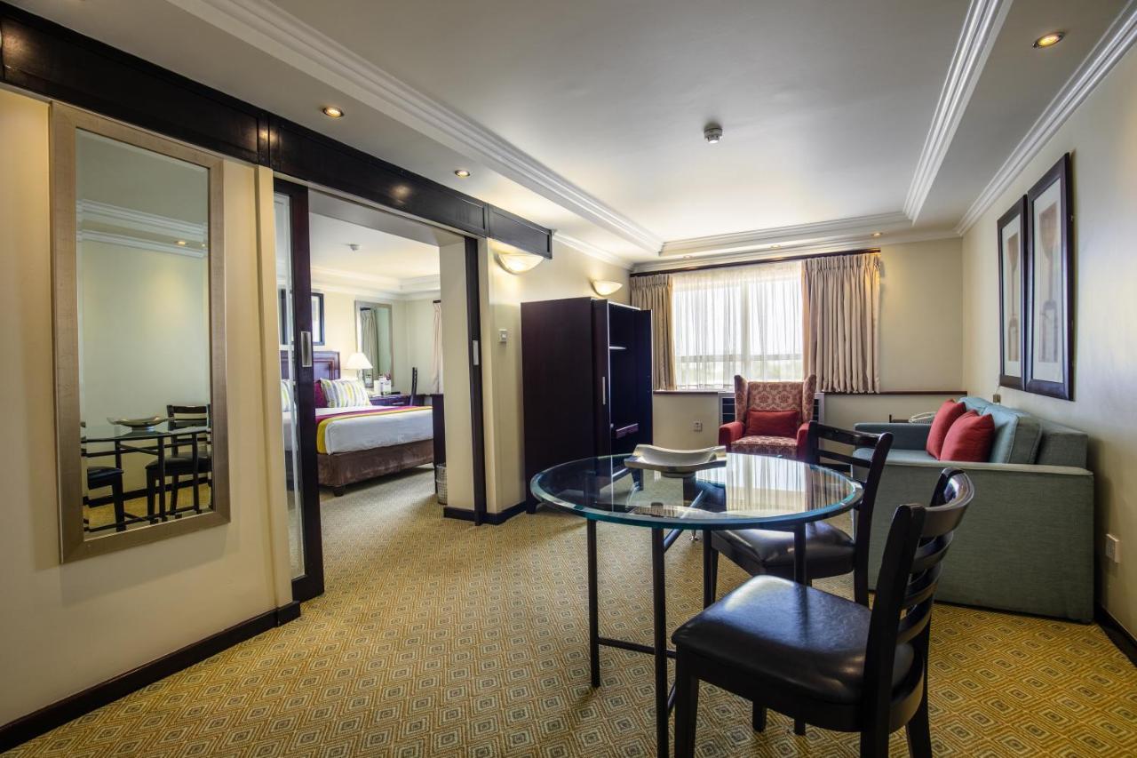 Cresta President Hotel Gaborone Bagian luar foto