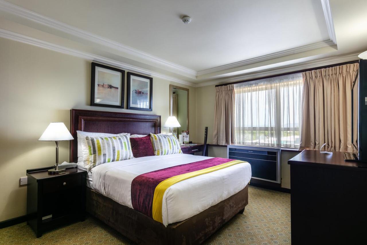Cresta President Hotel Gaborone Bagian luar foto