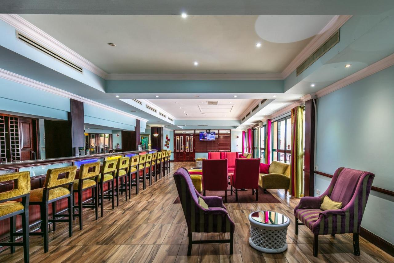 Cresta President Hotel Gaborone Bagian luar foto