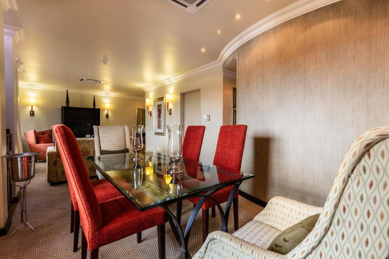 Cresta President Hotel Gaborone Bagian luar foto