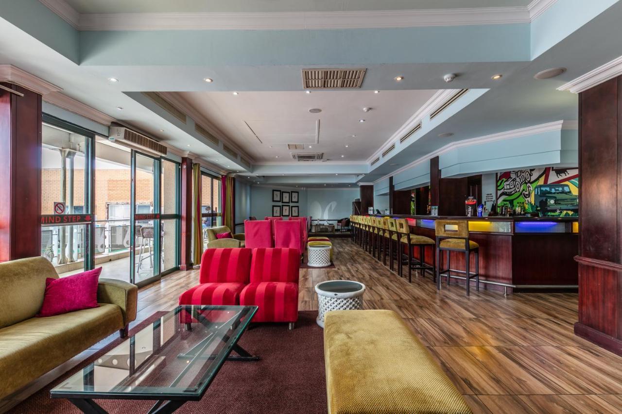Cresta President Hotel Gaborone Bagian luar foto