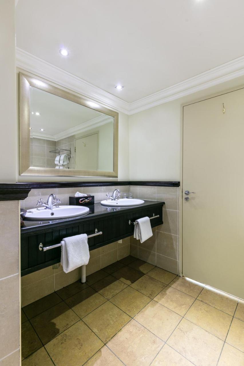 Cresta President Hotel Gaborone Bagian luar foto