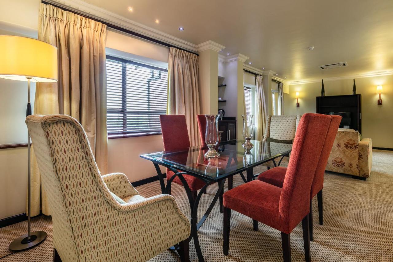 Cresta President Hotel Gaborone Bagian luar foto