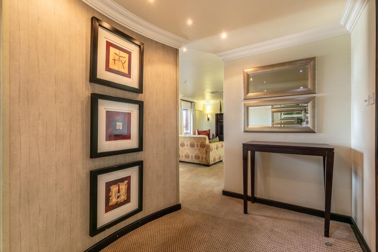 Cresta President Hotel Gaborone Bagian luar foto