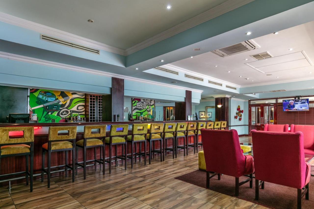 Cresta President Hotel Gaborone Bagian luar foto
